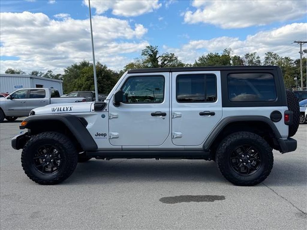 Used 2024 Jeep Wrangler Unlimited AWD/4WD image 7