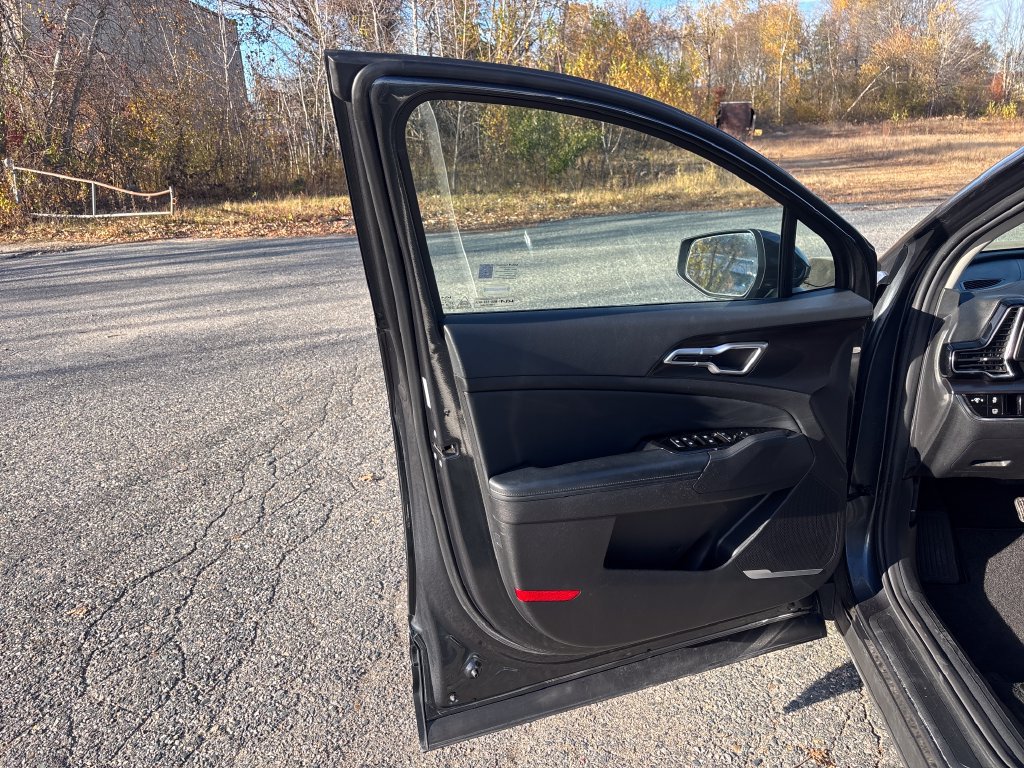 Used 2023 Kia Sportage EX AWD/4WD image 10
