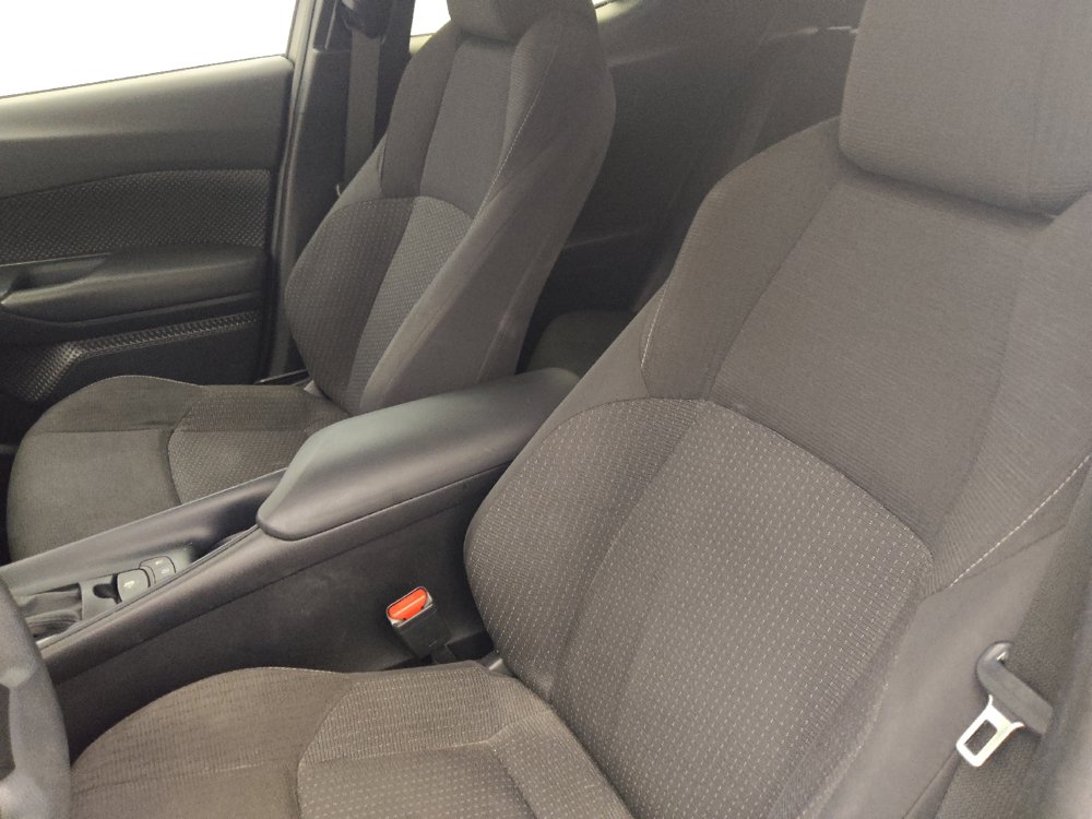 Used 2019 Toyota C-HR LE FWD image 17