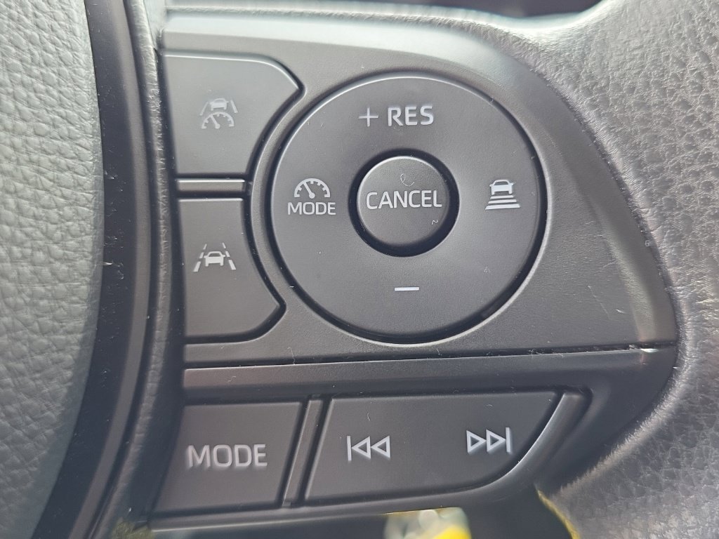 Used 2025 Toyota Corolla LE FWD image 14
