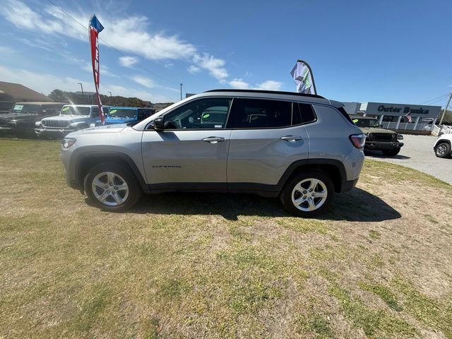 Used 2024 Jeep Compass Latitude w/ Convenience Group image 4