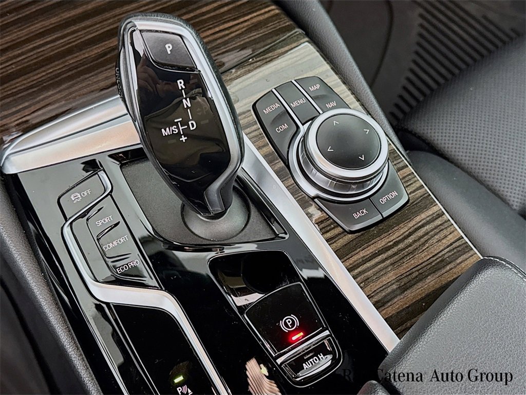 Certified 2022 BMW 530i xDrive w/ Premium Package image 17