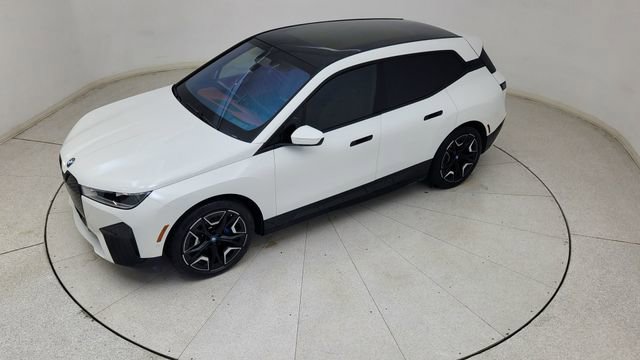 Used 2024 BMW iX xDrive50 w/ Premium Package AWD/4WD image 71