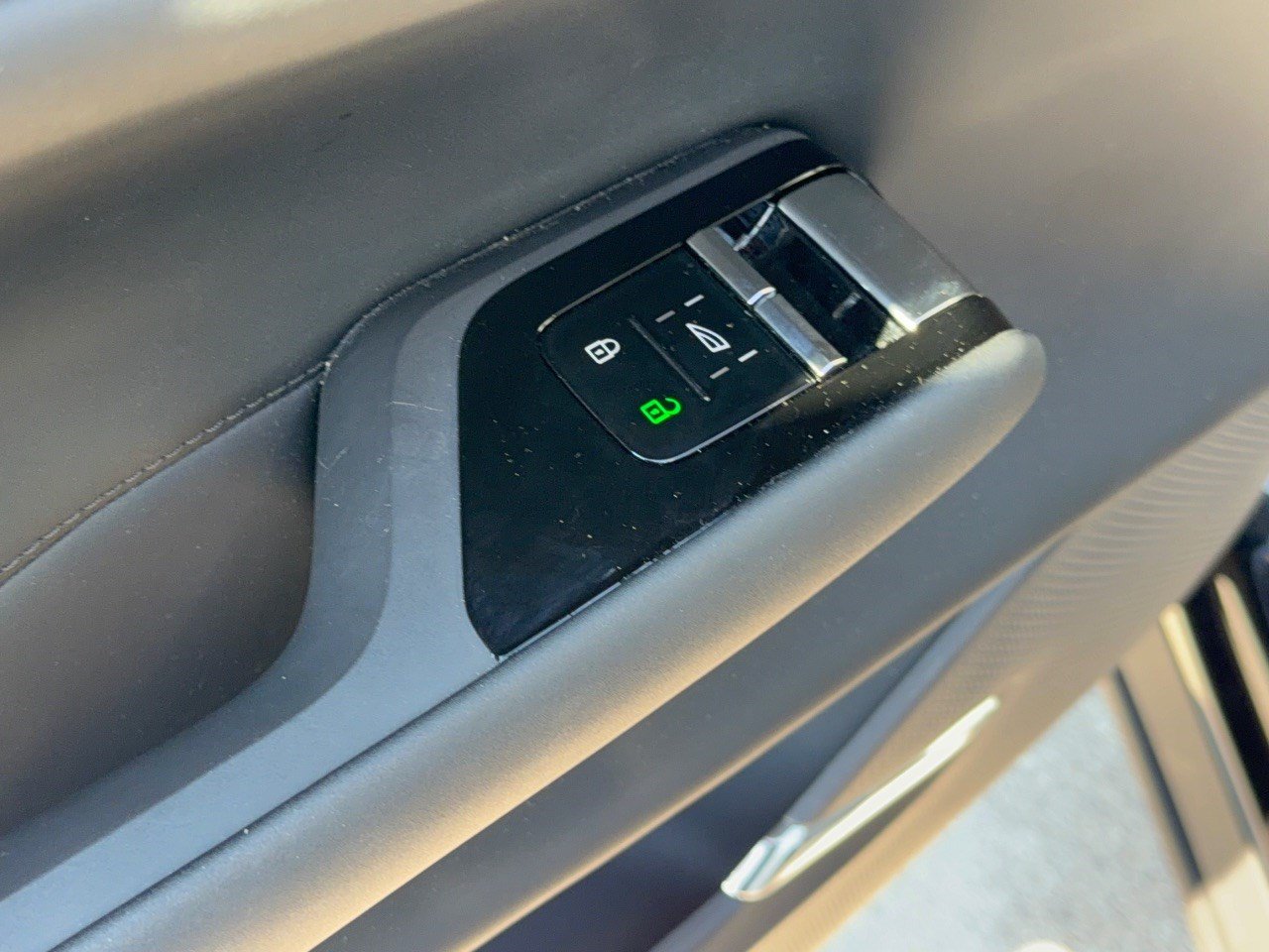 Certified 2025 Volvo EX90 Ultra AWD/4WD image 15