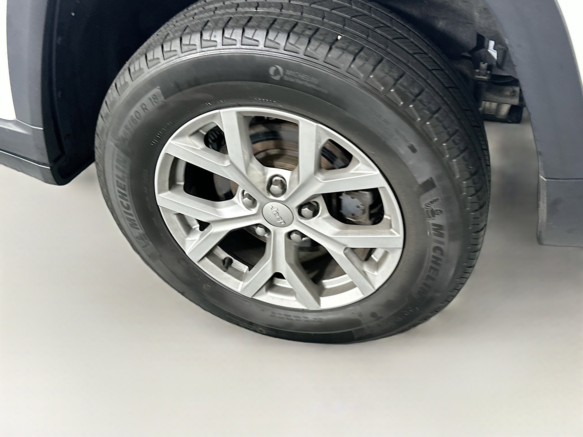 Used 2023 Jeep Grand Cherokee Limited AWD/4WD image 11