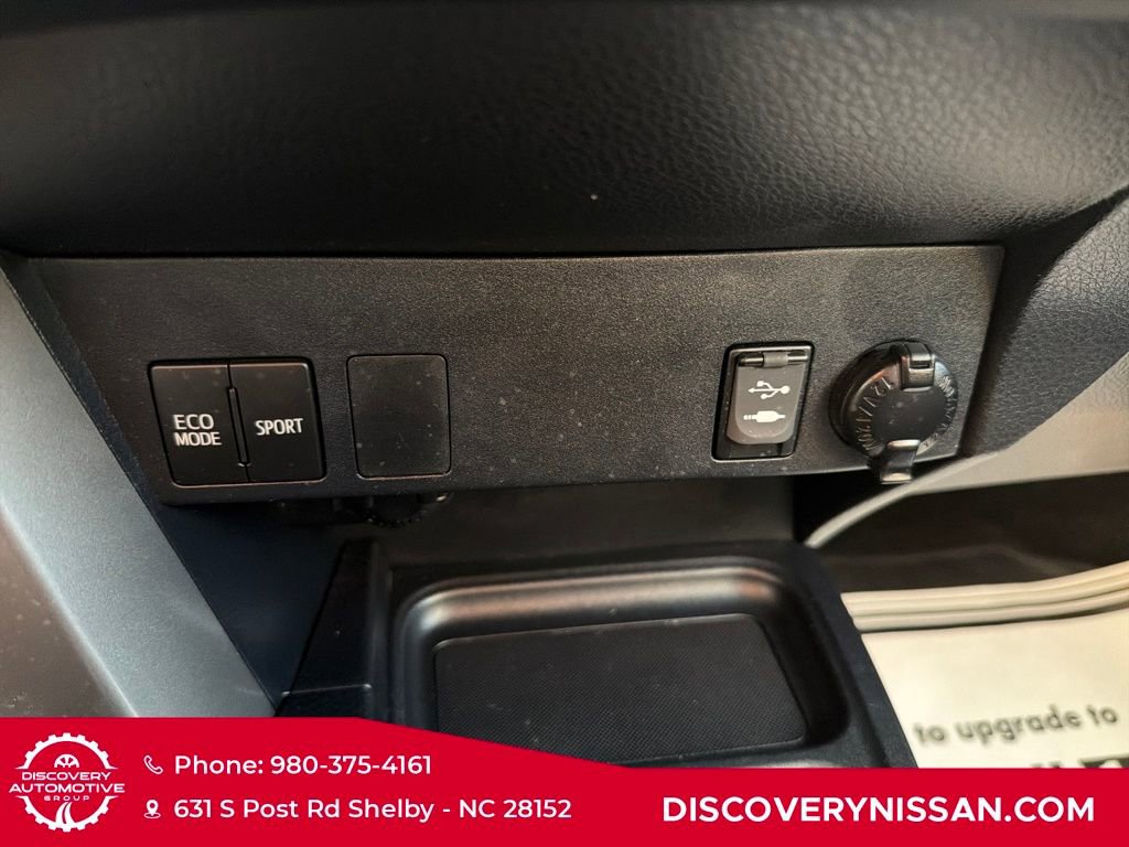 Used 2016 Toyota RAV4 LE image 21