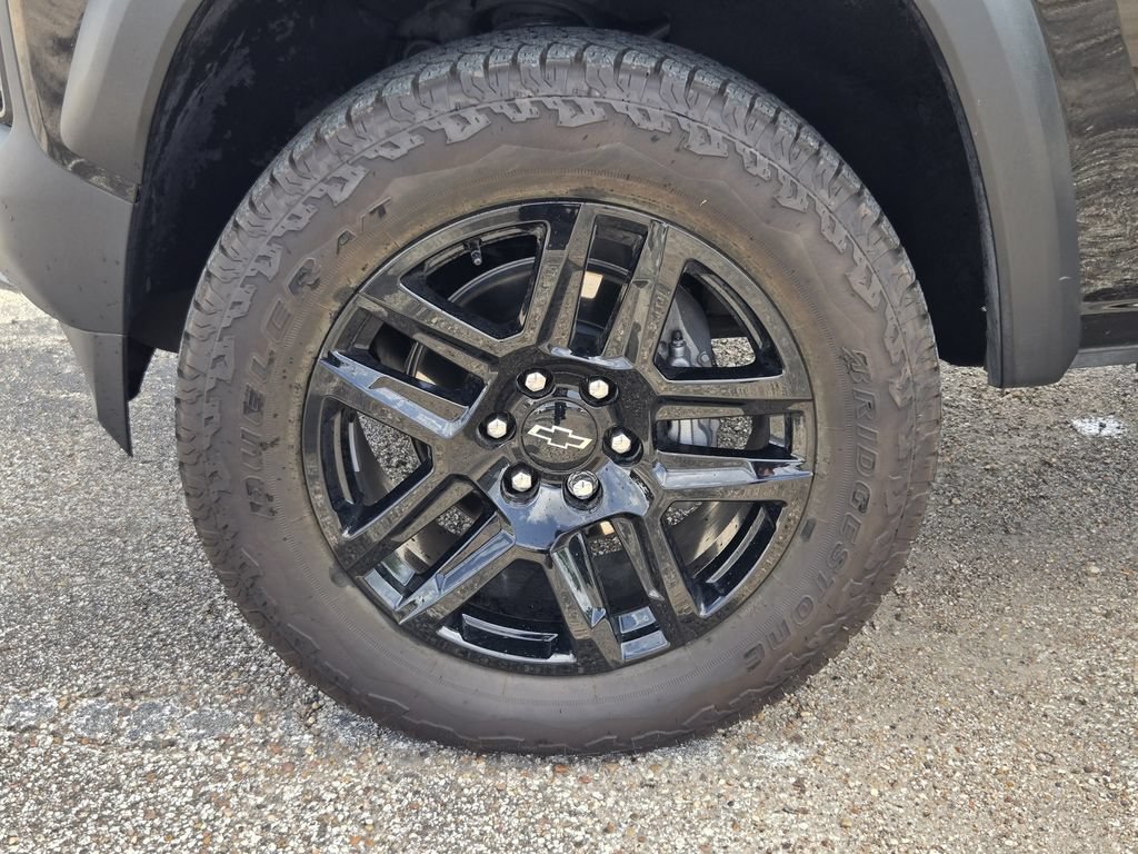 New 2025 Chevrolet Colorado Trail Boss w/ Midnight Edition AWD/4WD image 14