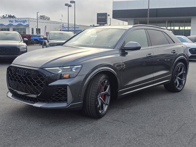 New 2025 Audi RS Q8 performance image 3