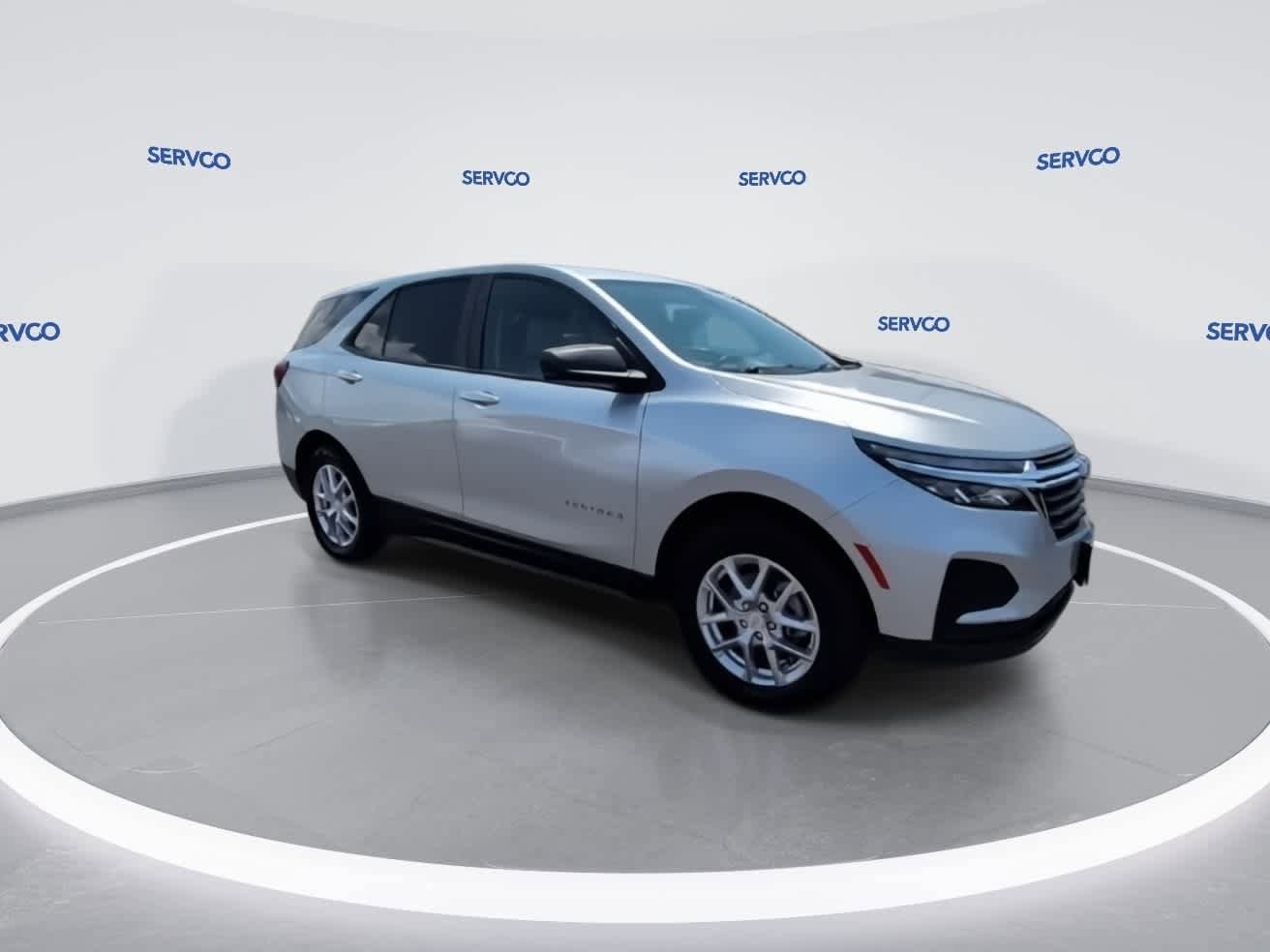 Used 2022 Chevrolet Equinox LS AWD/4WD image 2