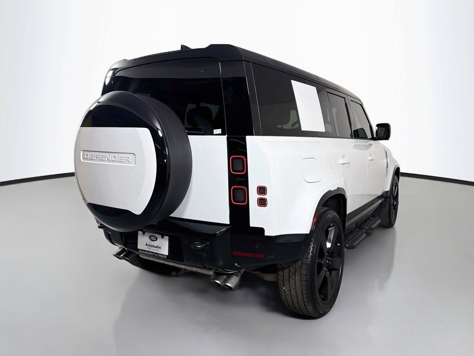 New 2026 Land Rover Defender 110 V8 AWD/4WD image 5