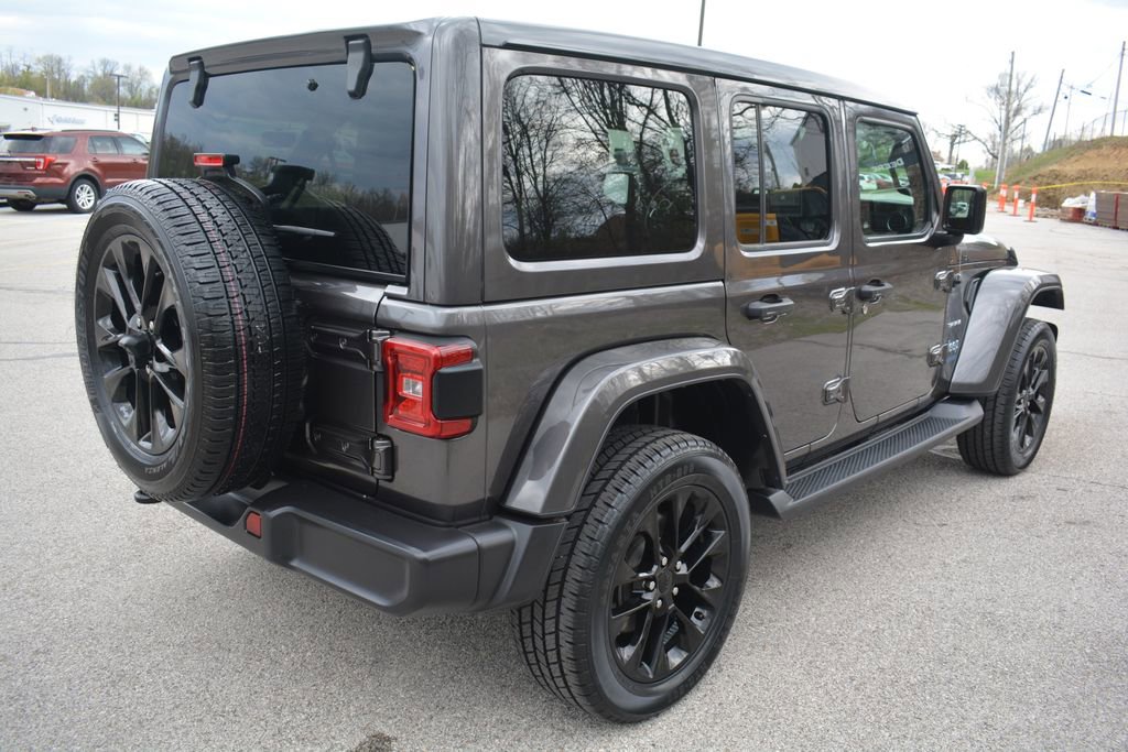 Used 2021 Jeep Wrangler Unlimited Sahara w/ Cold Weather Group AWD/4WD image 5