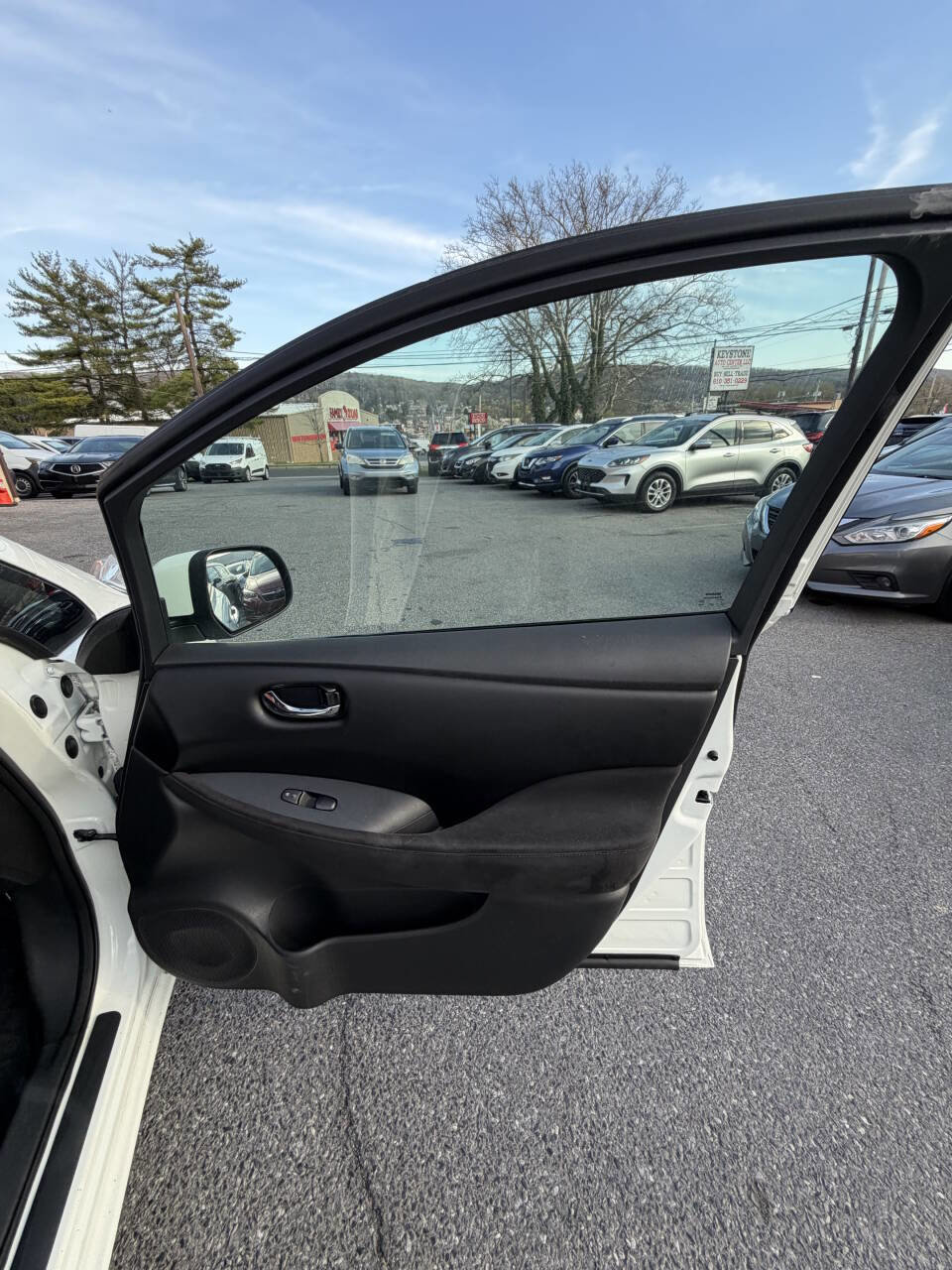 Used 2015 Nissan Leaf S w/ Charge Package image 34