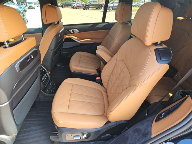 Used 2025 BMW X7 xDrive40i w/ M Sport Package AWD/4WD image 18