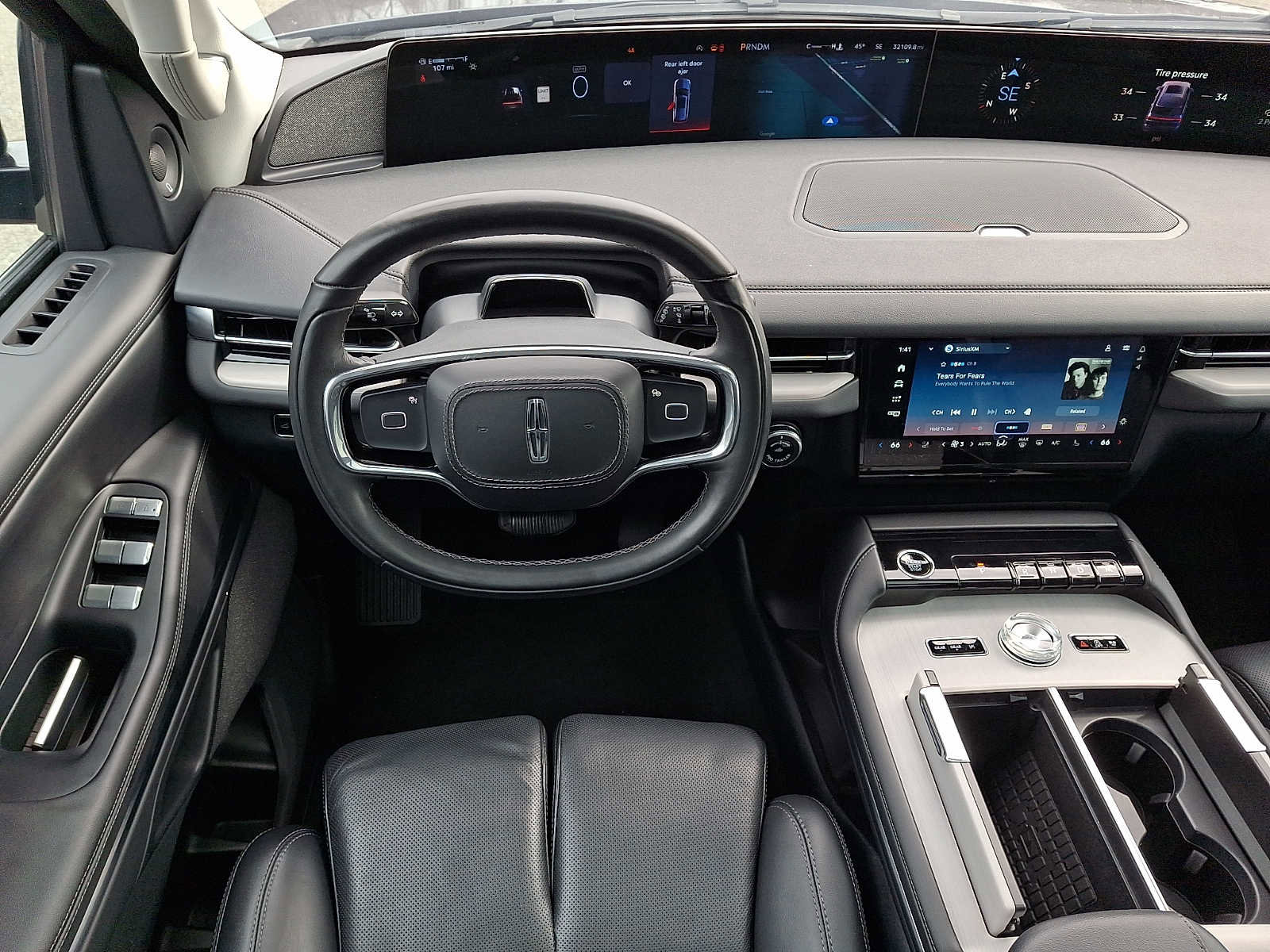 Used 2025 Lincoln Navigator Reserve image 12