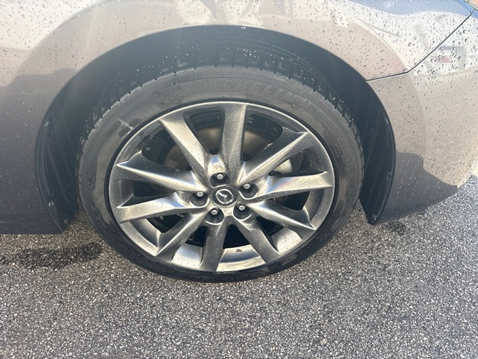 Used 2018 MAZDA MAZDA3 Touring FWD image 16