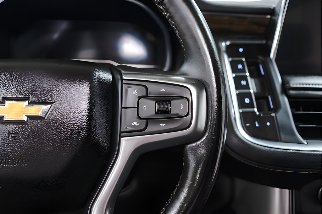 Used 2023 Chevrolet Suburban Premier AWD/4WD image 13