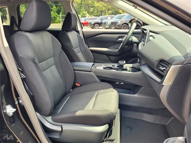 New 2025 Nissan Rogue SV image 9