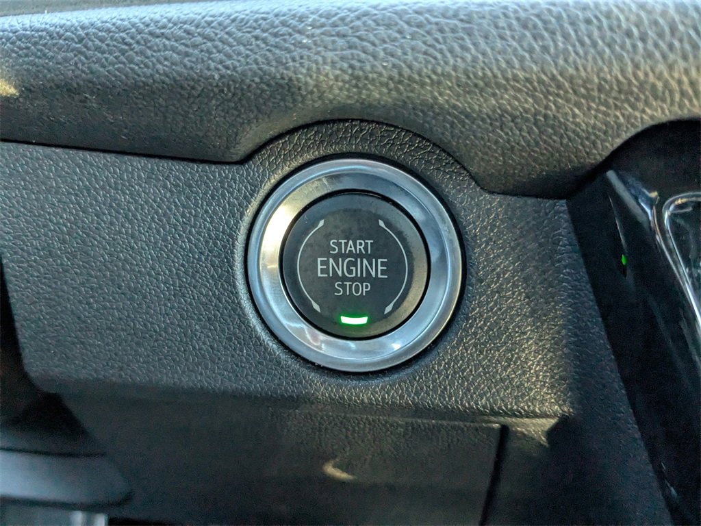 Certified 2025 Chevrolet Traverse LT image 24