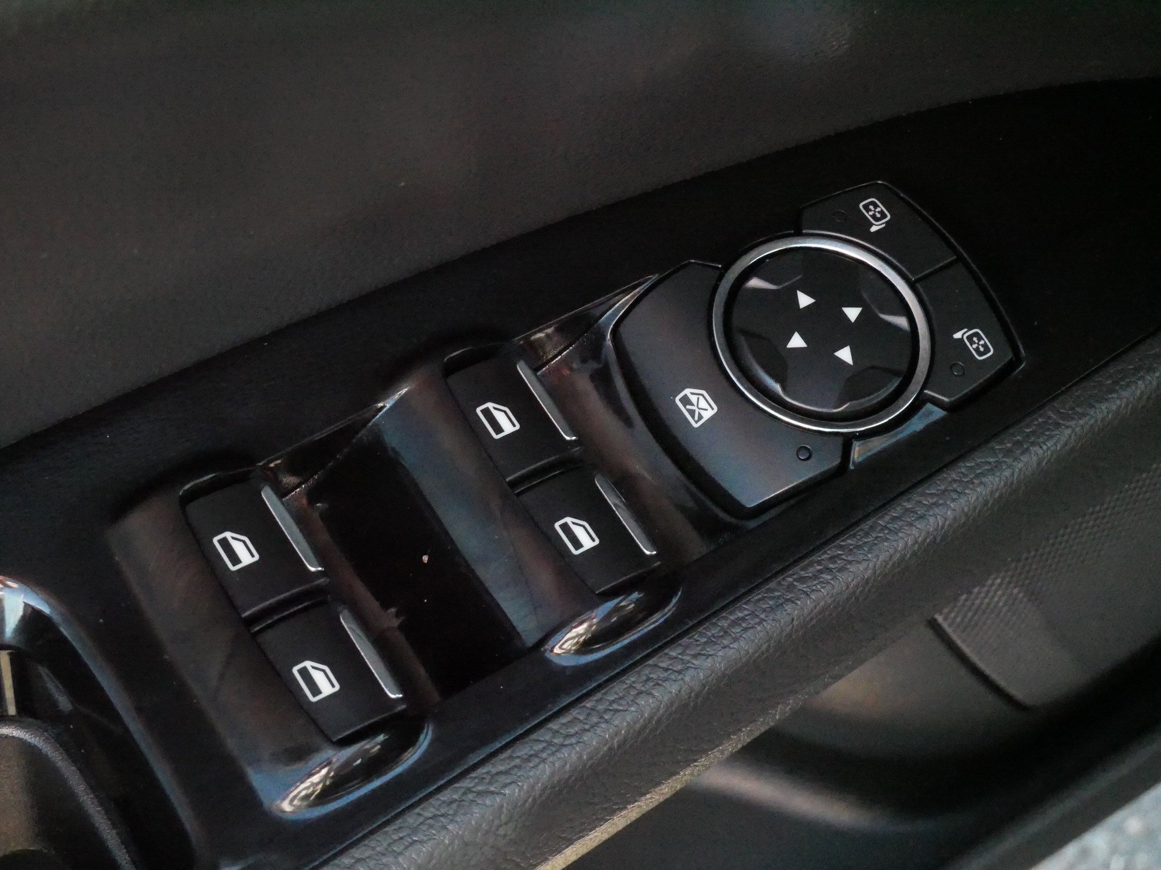 Used 2016 Ford Fusion SE w/ Equipment Group 202A FWD image 19