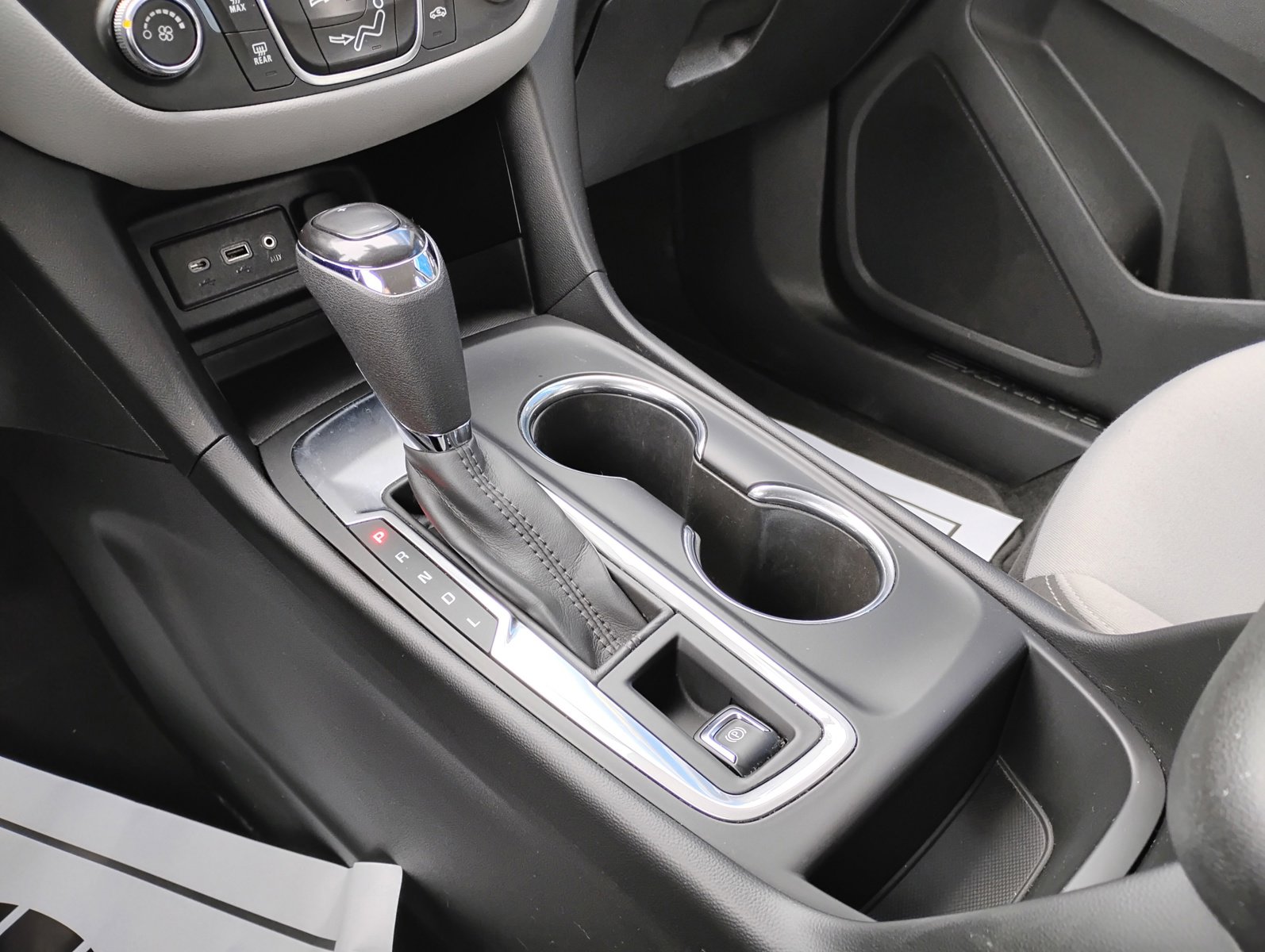 Used 2019 Chevrolet Equinox LS image 12