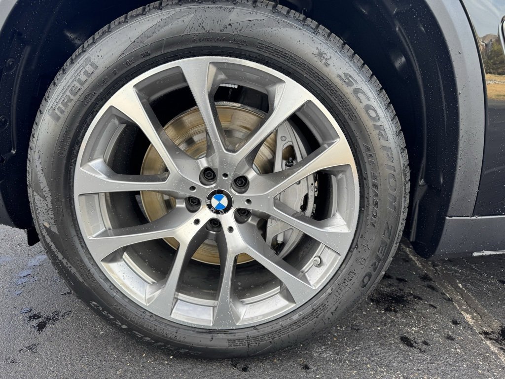 New 2026 BMW X5 xDrive50e w/ Executive Package image 11