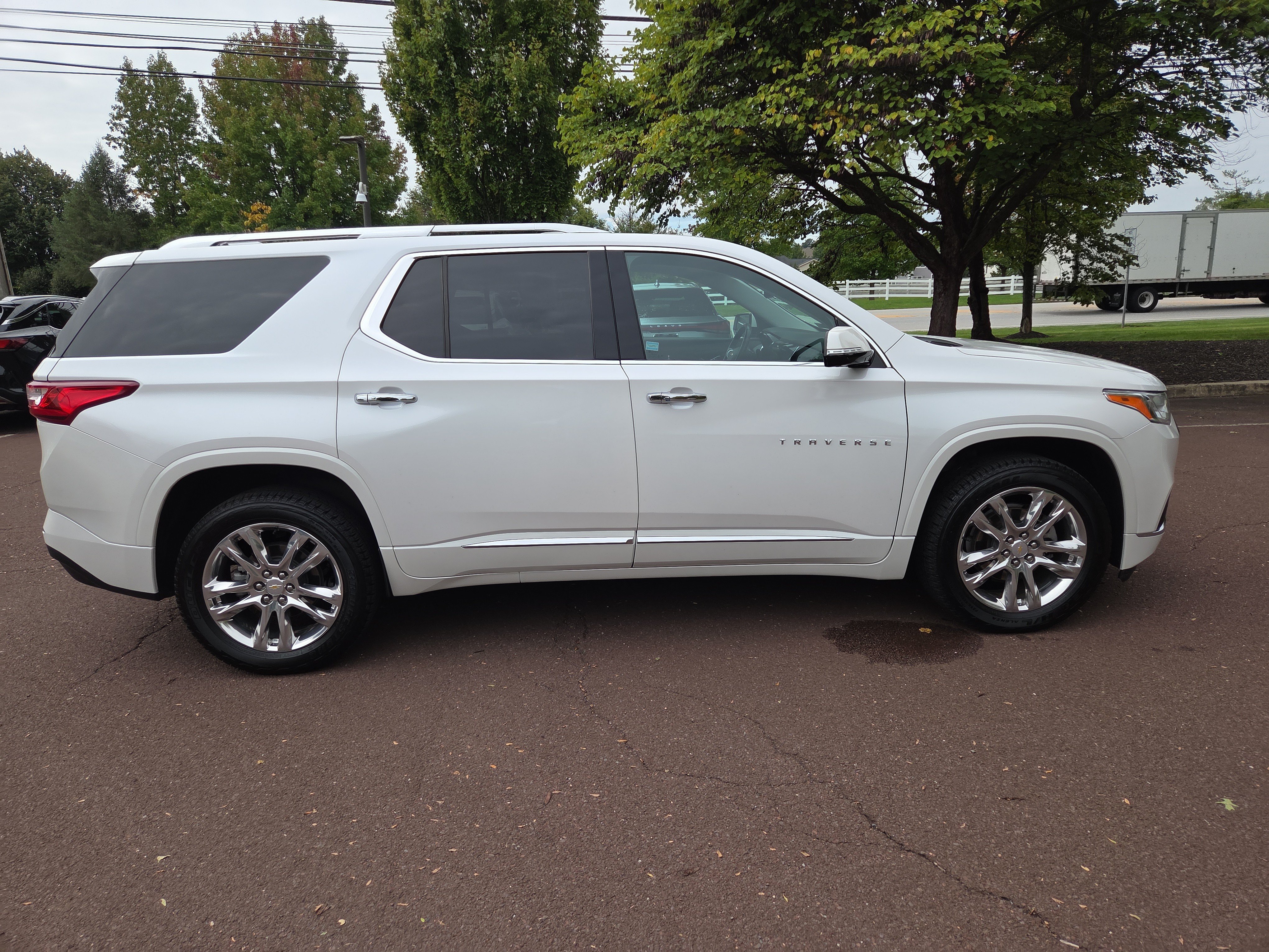Used 2020 Chevrolet Traverse High Country w/ LPO, Floor Liner Package AWD/4WD image 2