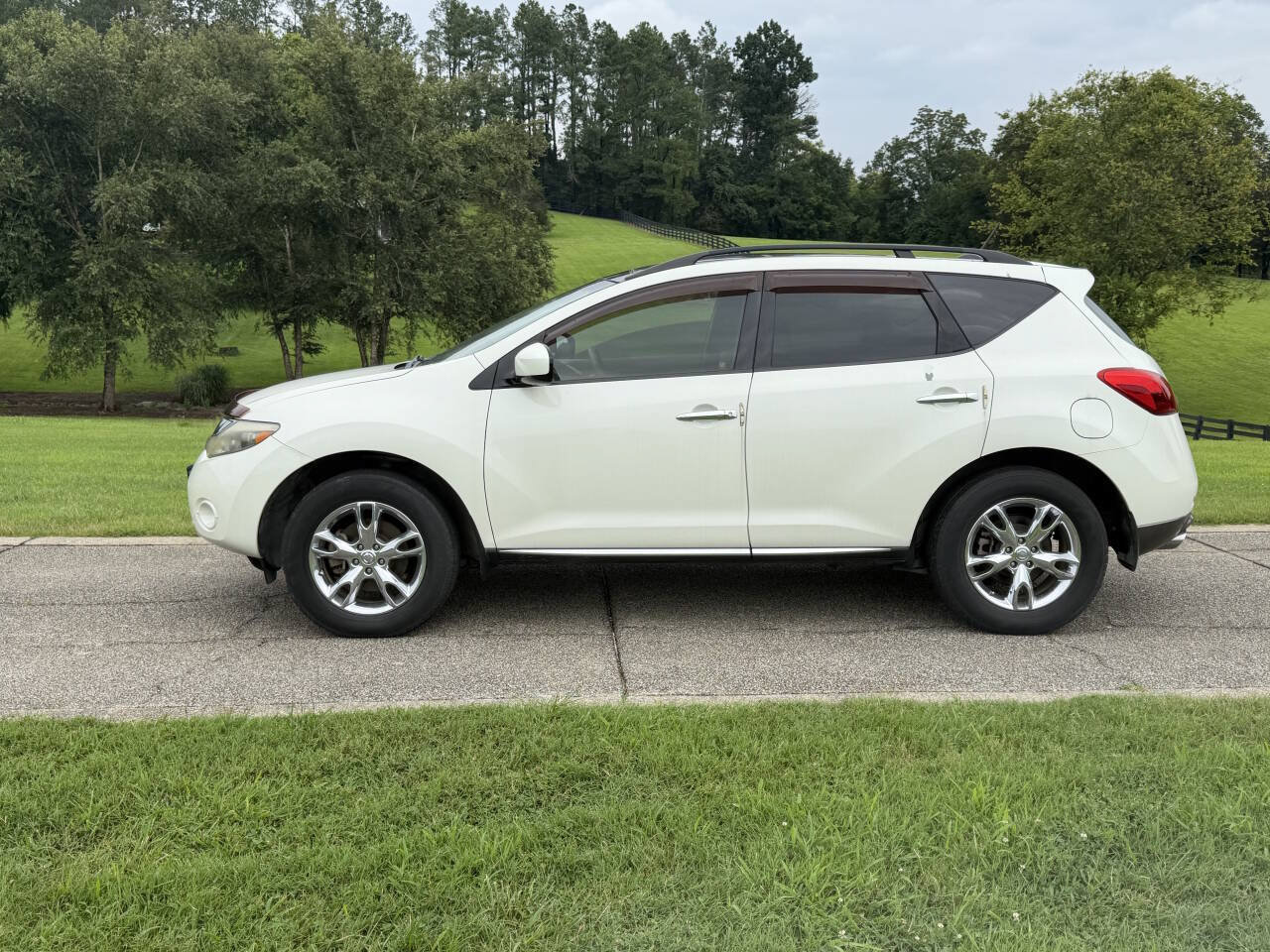 Used 2009 Nissan Murano SL w/ Technology Pkg FWD image 1