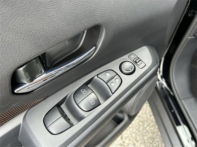 Certified 2024 Nissan Kicks SR image 16