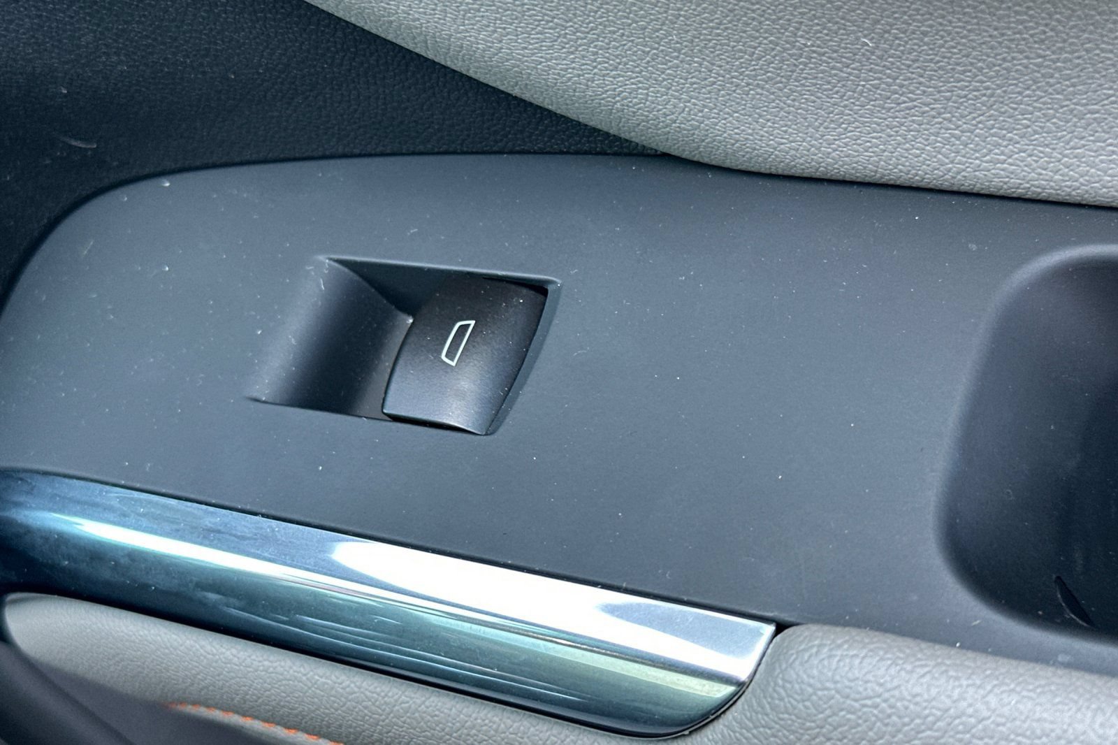 Used 2026 Chevrolet Traverse LT w/ LPO, Floor Liner Package FWD image 20