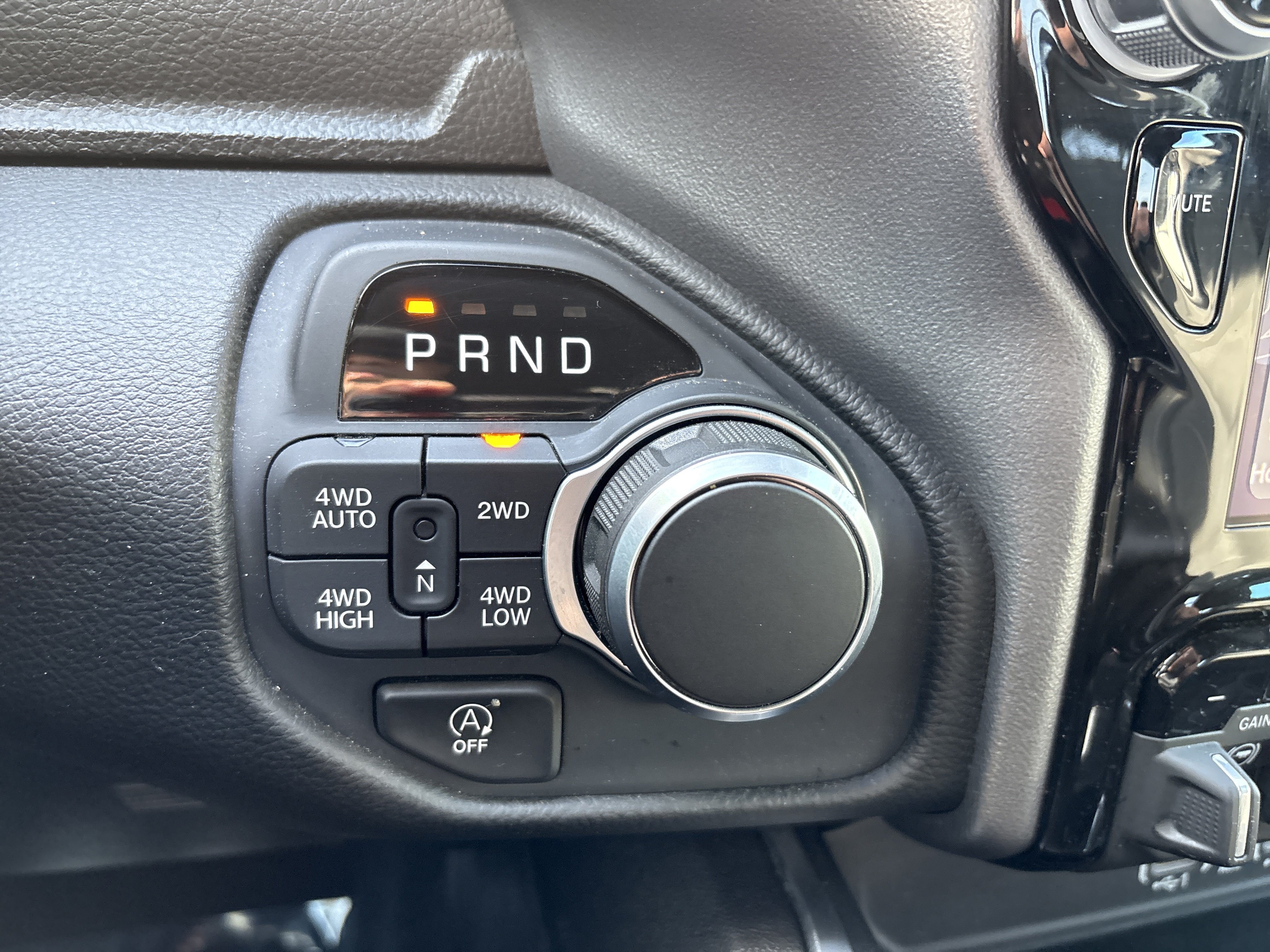 Certified 2025 RAM 1500 Big Horn AWD/4WD image 30