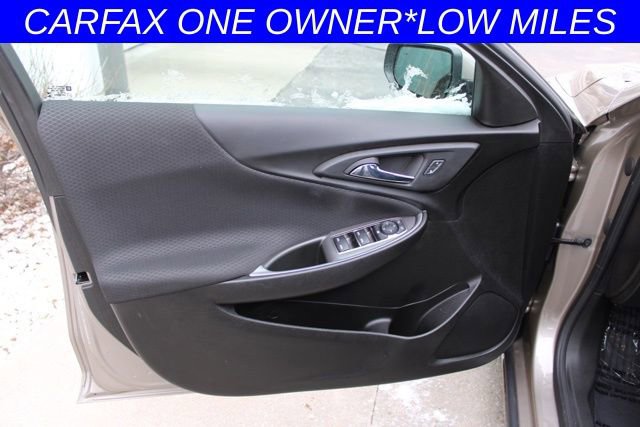Used 2022 Chevrolet Malibu LT image 17