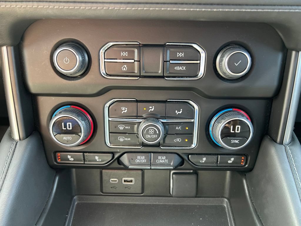Used 2024 Chevrolet Tahoe LT w/ Luxury Package AWD/4WD image 34