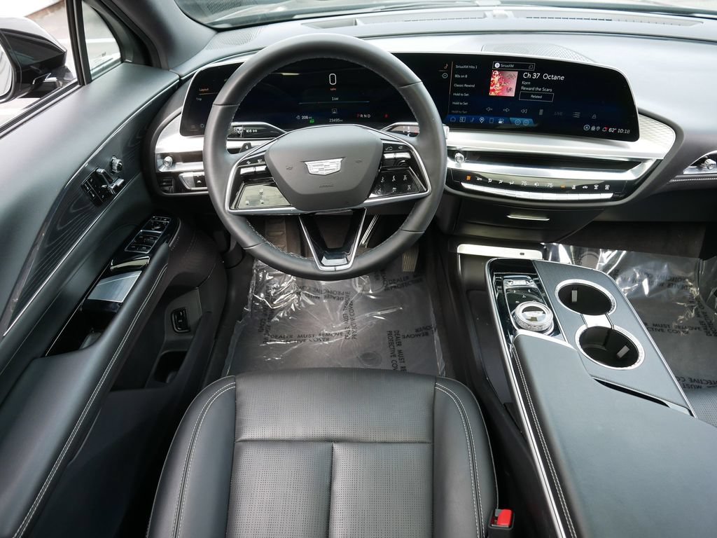Used 2024 Cadillac Lyriq Sport AWD/4WD image 17