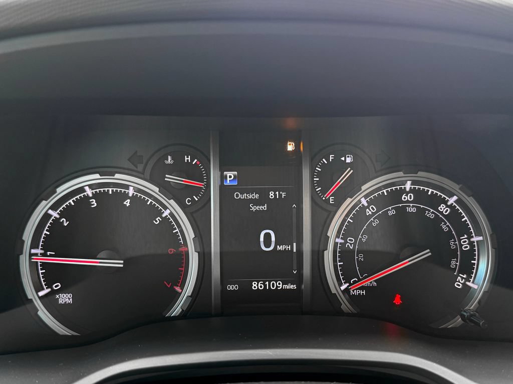 Used 2022 Toyota 4Runner TRD Off-Road AWD/4WD image 23