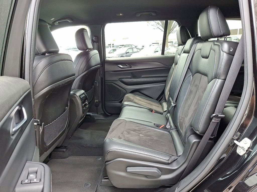Certified 2024 Jeep Grand Cherokee L Laredo AWD/4WD image 11