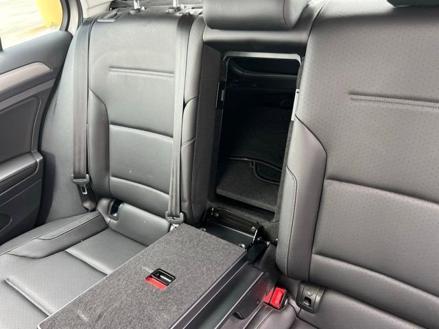 Used 2017 Volkswagen Golf Wolfsburg Edition image 17