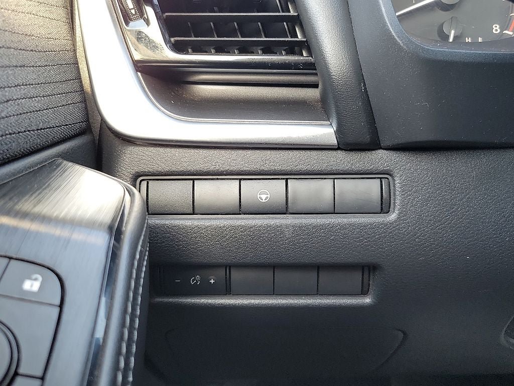 Used 2022 Nissan Rogue SV FWD image 14