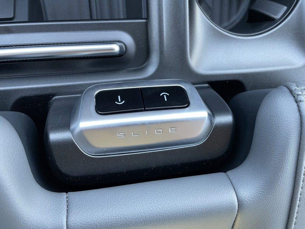 New 2026 Ford Expedition Active image 18