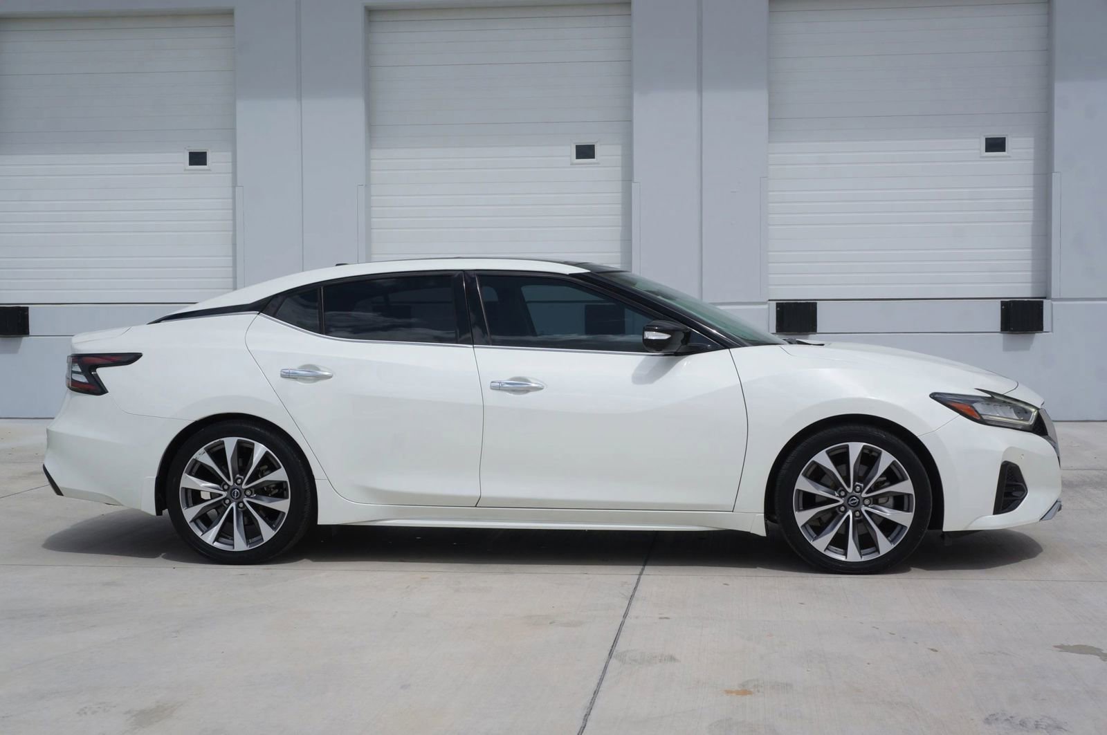 Used 2023 Nissan Maxima Platinum w/ Sport Mat Group FWD image 12