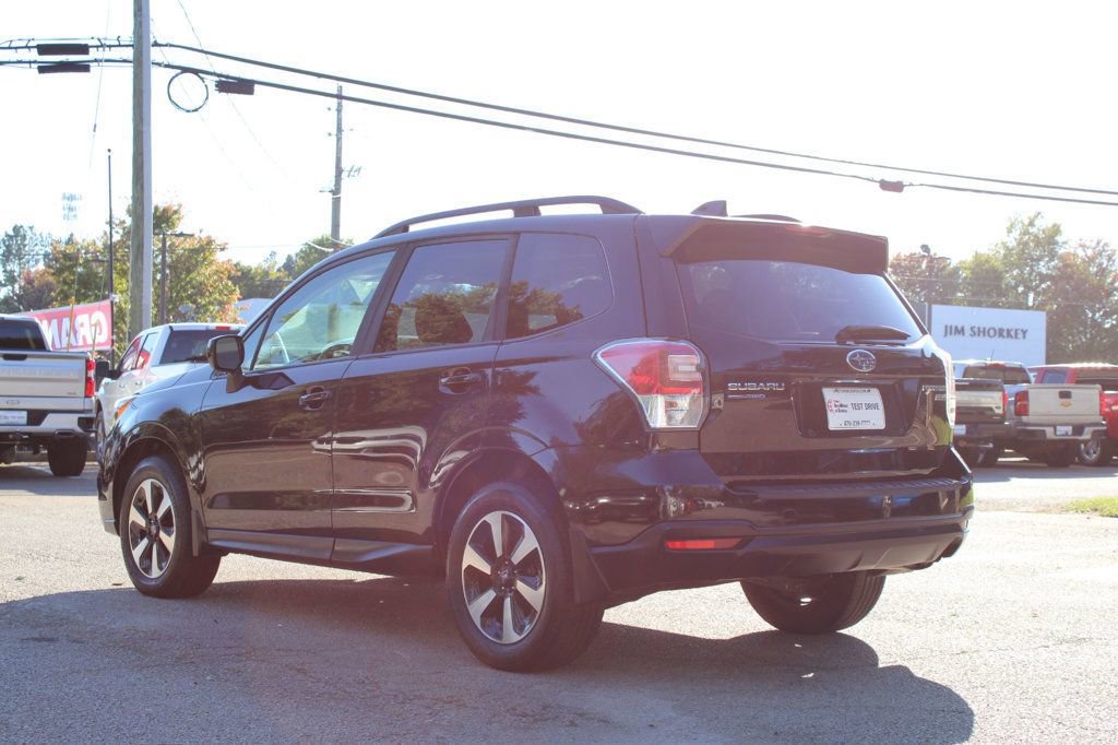 Used 2017 Subaru Forester 2.5i Premium w/ All-Weather Package image 5