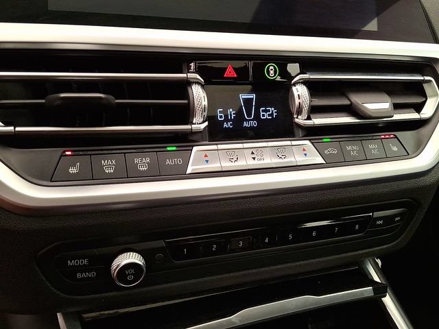 Used 2021 BMW 330i xDrive Sedan w/ Premium Package AWD/4WD image 17