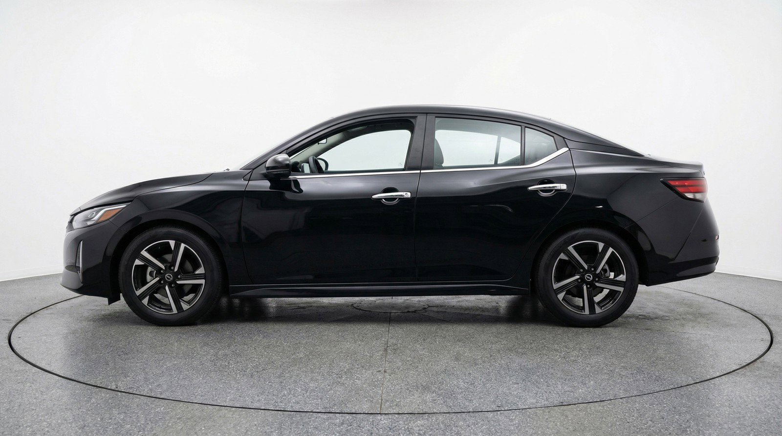 Used 2025 Nissan Sentra SV image 5
