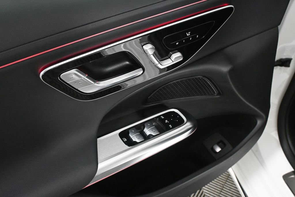 Used 2025 Mercedes-Benz E 350 Sedan image 8