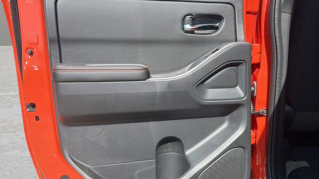 Used 2025 Nissan Frontier PRO-4X image 43