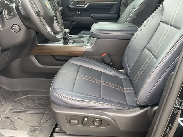 Used 2023 Chevrolet Silverado 1500 High Country AWD/4WD image 14