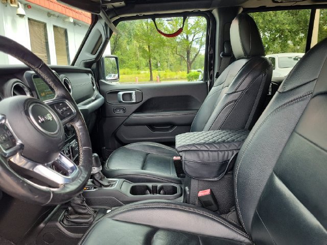 Used 2019 Jeep Wrangler Unlimited Sahara w/ Uconnect 4C Nav & Sound Group AWD/4WD image 19