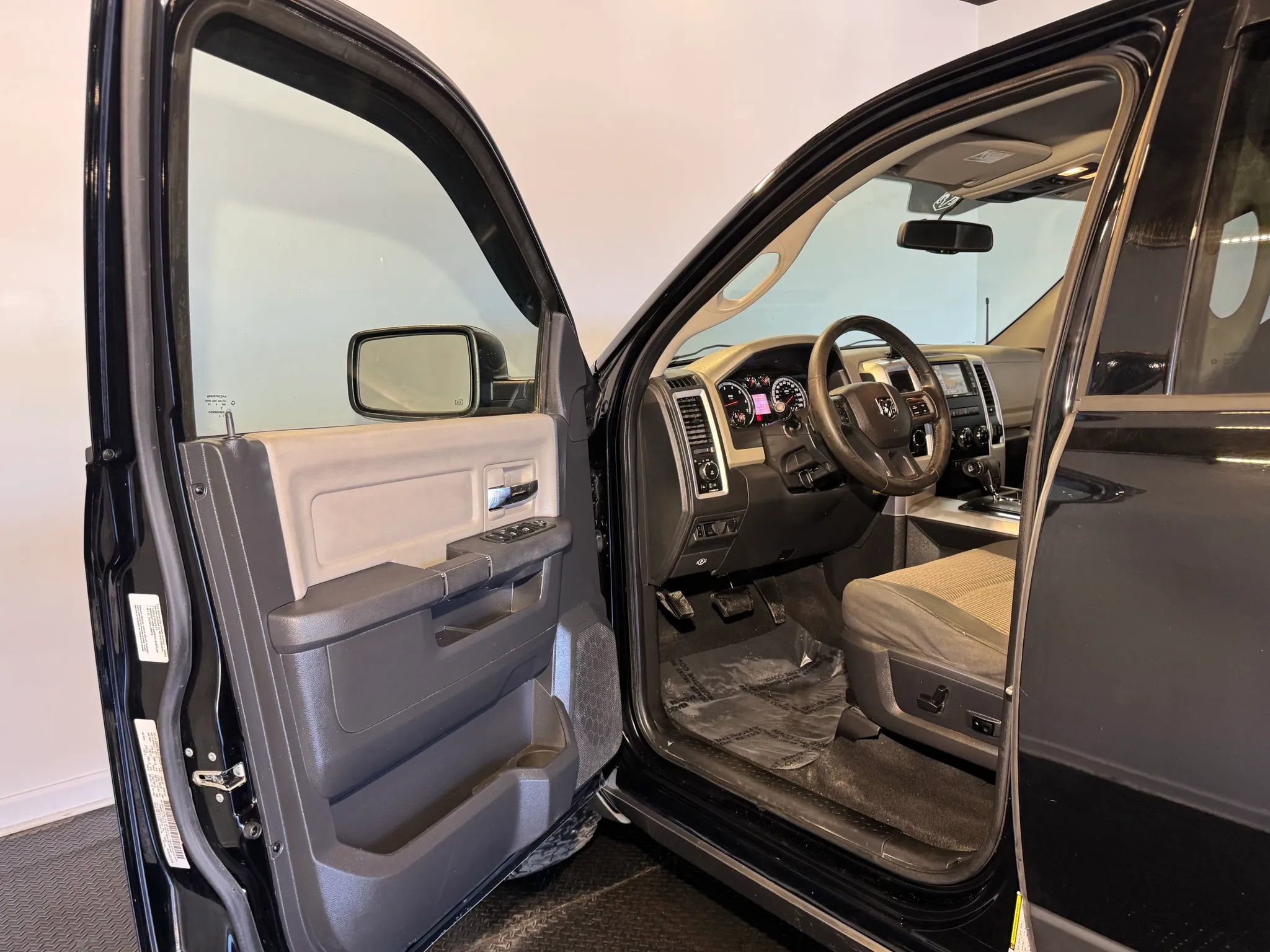 Used 2012 RAM 1500 Outdoorsman image 9