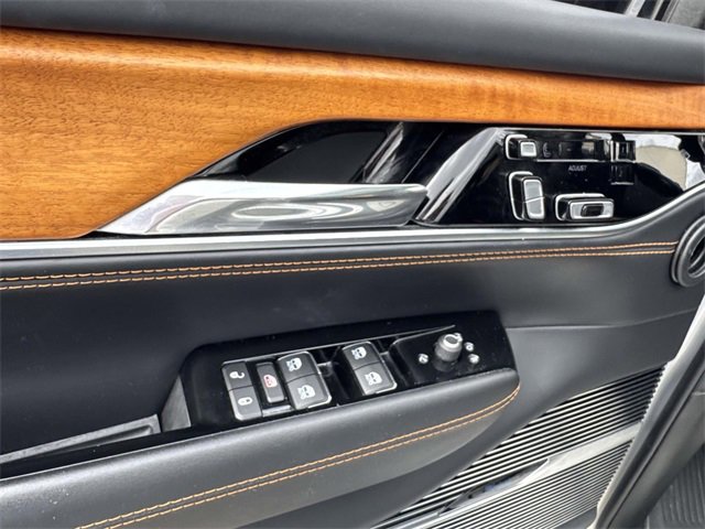 Used 2022 Jeep Grand Wagoneer Series III image 24