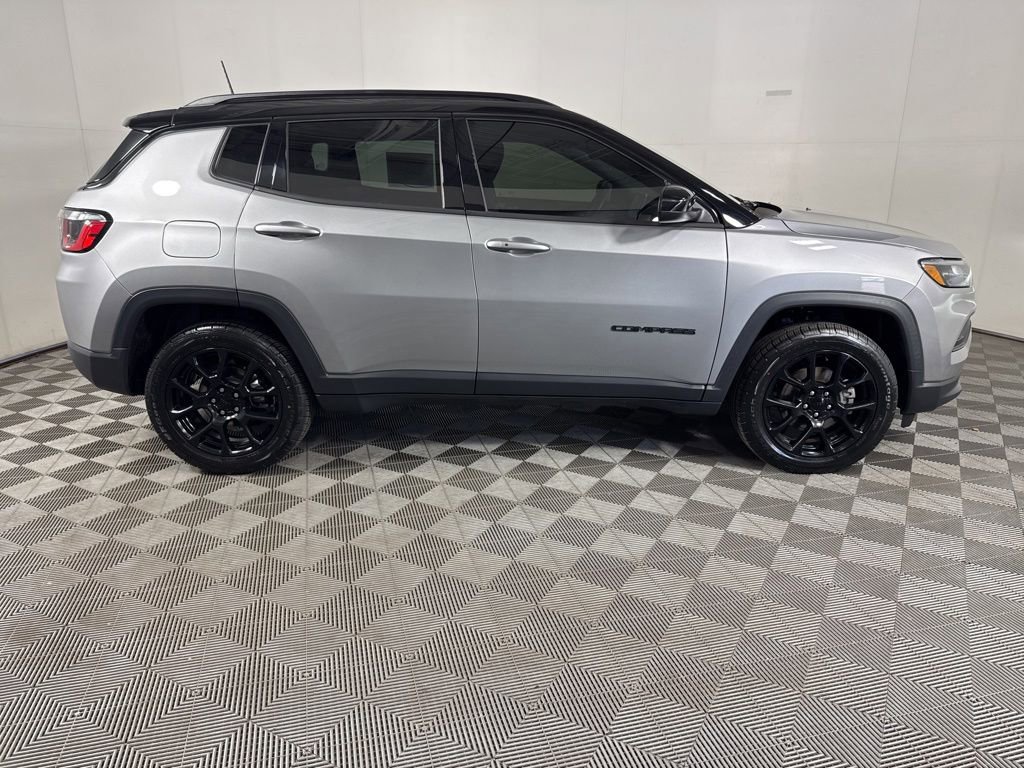 Used 2022 Jeep Compass Latitude w/ Convenience Group AWD/4WD image 12