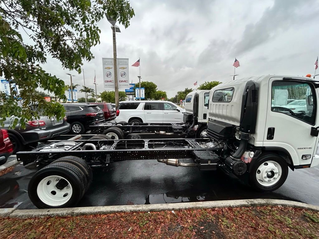 New 2025 Chevrolet Low Cab Forward 5500HG image 3